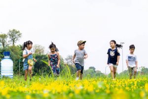 Nước uống có lợi ích đối với trẻ em