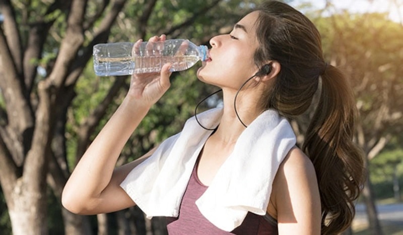 Nước uống và lợi ích trong việc làm sạch cơ thể của chúng ta